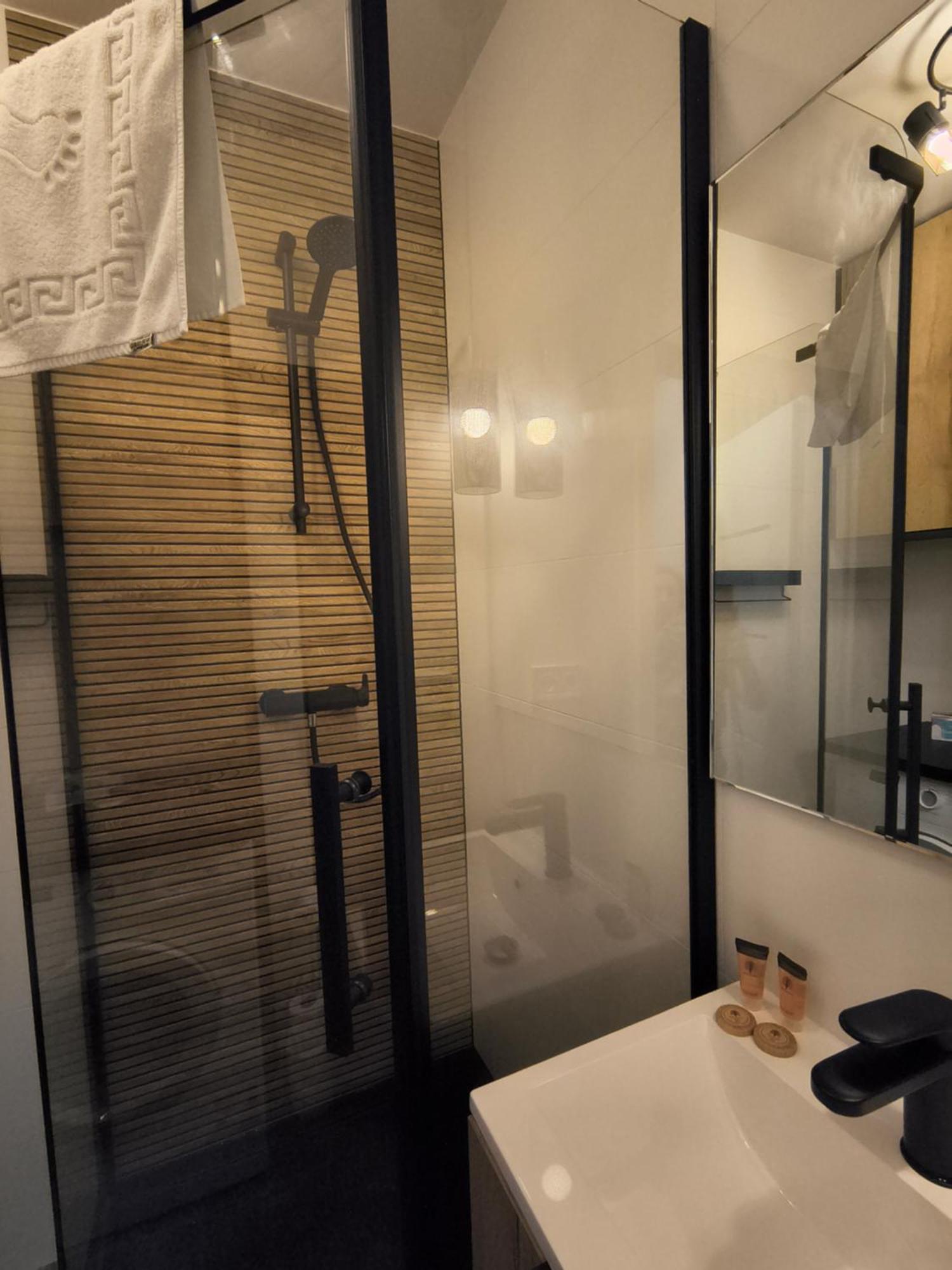 Tabago 25 Zdunska Wola, Srebrna Apartment